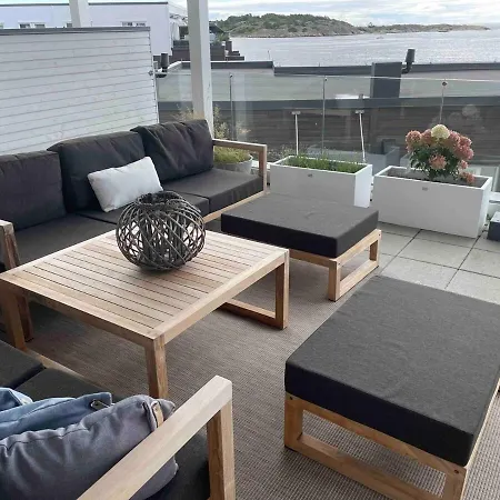 Waterfront Apartment *